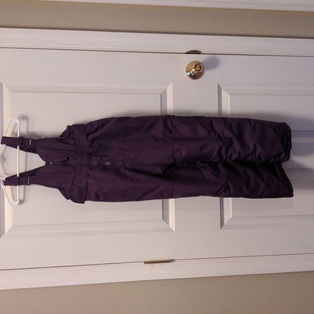 Bib overall snow pants, adjustable straps, front zip